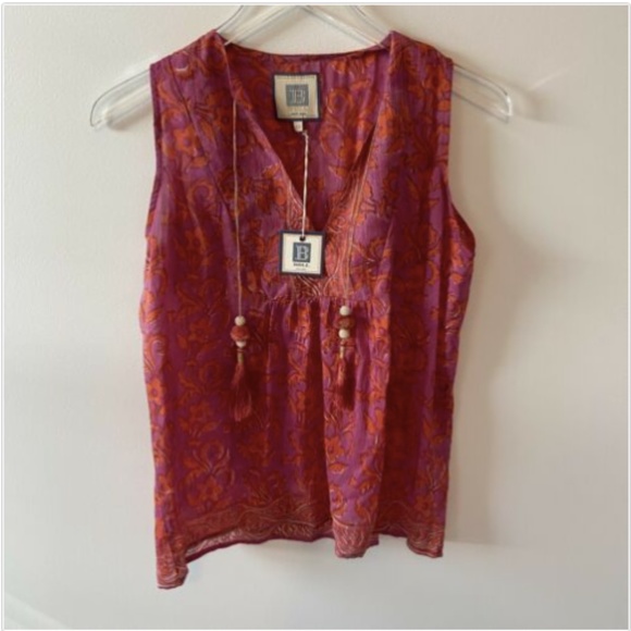 Elegant Sleeveless Blouse in Red and Orange - Picture 2 of 8